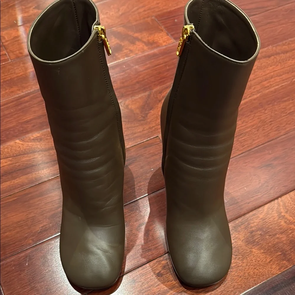 Fendi Brown and Gold Heeled Boots with Sculptural Design - Picture 5 of 11